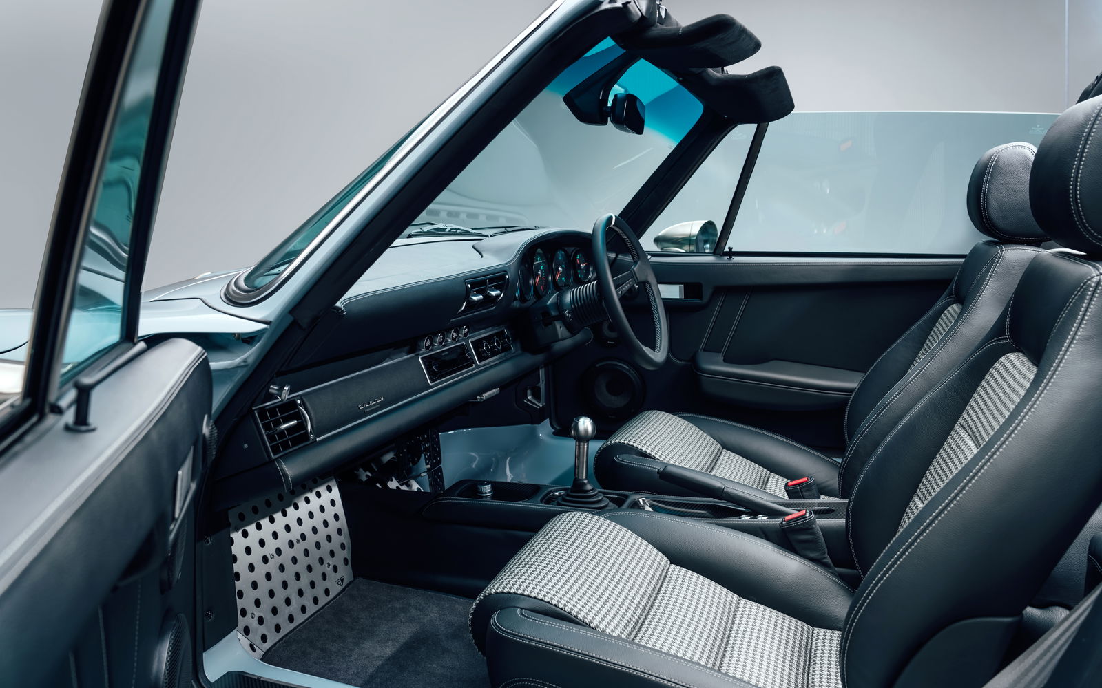 Porsche 964 Targa 'Theon GBR003' - interior